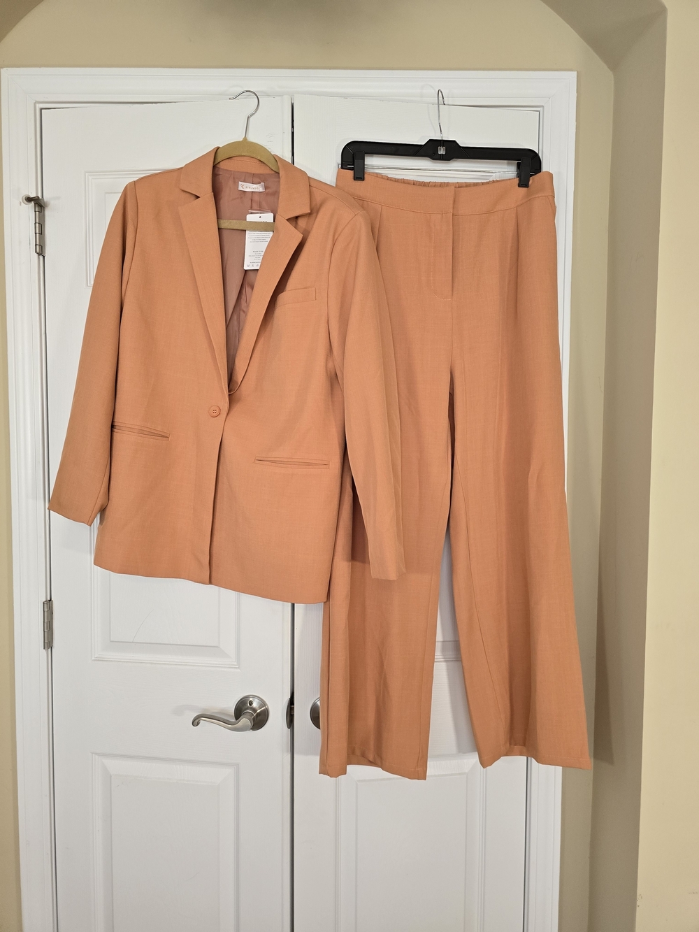 Women’s Peach Pants Set